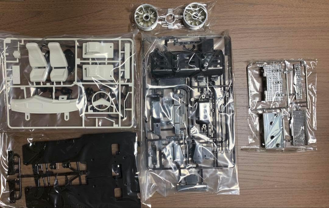 タミヤ 1/14電動RC トレーラーヘッドナイトハウラー メタリック